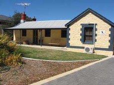 Currawong Roost Lyndoch Cottage Currawong Roost Lyndoch Cottage