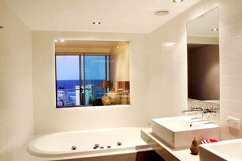Blue Sky Holidays : Wings Apartments  (Private Apartments) Gold Coast