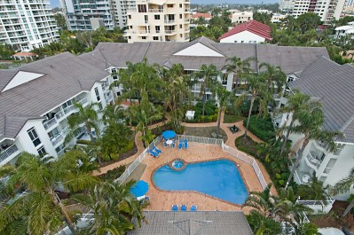 Chidori Court Resort Gold Coast Over view of pool area