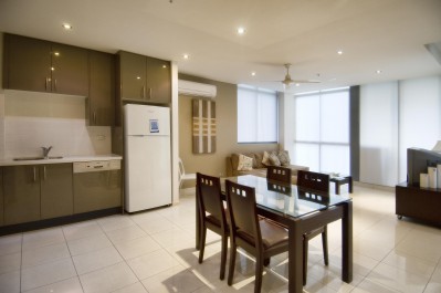 1 BEDROOM + STUDY 7 NITE DEAL
