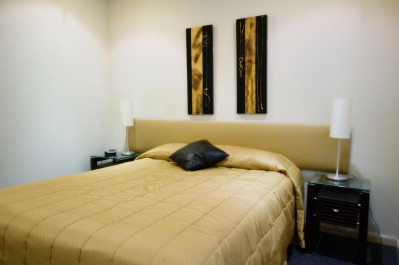 1 BEDROOM + STUDY 7 NITE DEAL