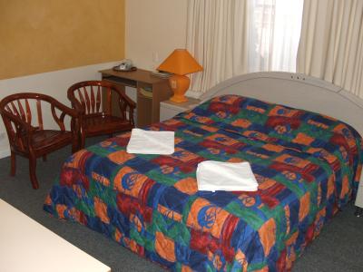 Single Sofa  Melbourne on Executive Motel Melbourne   Accommodation Hughesdale Melbourne