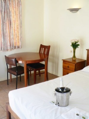 Stayinn formely Coburg Coach House Motel Melbourne